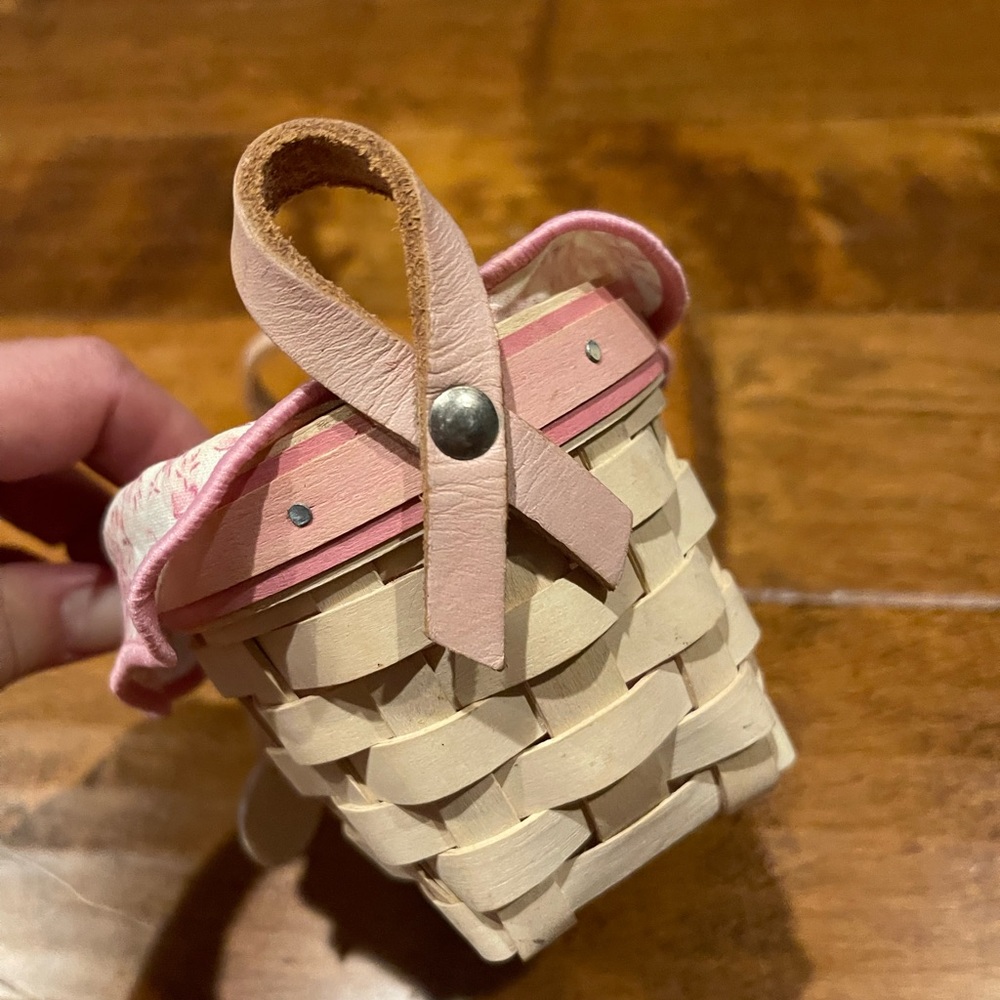 Longaberger 2005 Horizon of Hope breast cancer basket with Hope charm - Picture 2 of 7